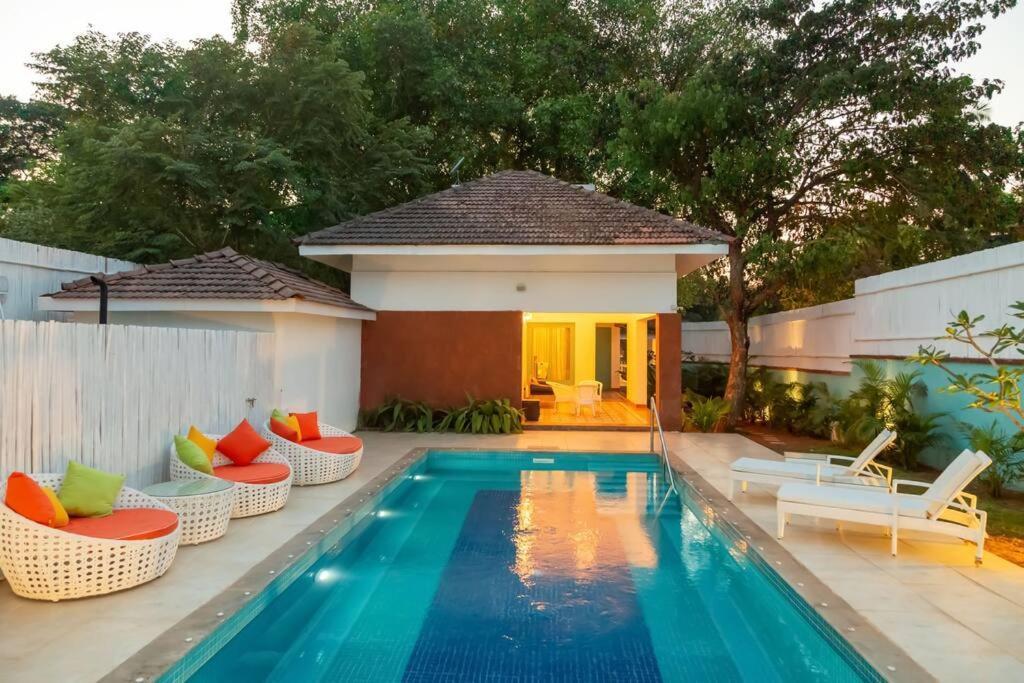 White Banyan Beach Villa, Candolim By The Acacia Villas المظهر الخارجي الصورة